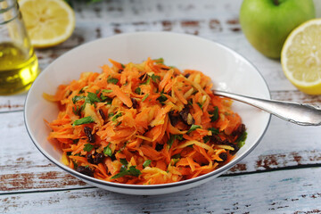 A bowl with traditional Polish carrot salad © nastyakamysheva