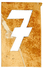 Alte Papierschablone Malerschablone Zahl Hausnummer 7 Sieben - Signierschablone auf stark fleckigem Papier - number seven