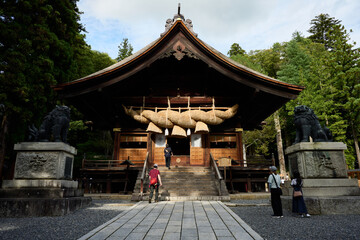 諏訪大社の神楽殿