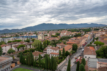Obraz premium tunning aerial panorama of Pisa with the Leaning Tower and historic city landmarks in view