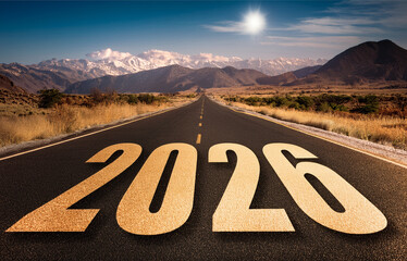 Jahreszahl 2026 als Stra&szlig;enmarkierung, Fluchtpunkt mit Weg in die Zukunft in der Natur