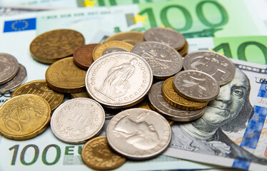 Exploring the relationship between cryptocurrency and traditional currency in global finance