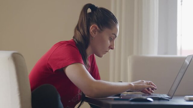 Ragazza al Computer