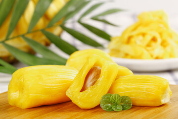 Fresh Yellow Jackfruit with Meat Filling - Hainan Tropical Fruit Cuisine