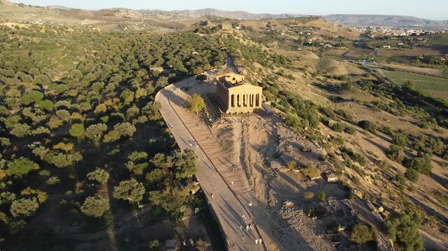 Drone footage of Valle dei Templi in Agrigento, Sicily, highlighting the Temple of Concordia, Temple of Juno, Temple of Heracles, Temple of Olympian Zeus, and Castor and Pollux.