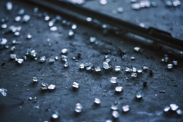 废墟中的碎裂玻璃：时光的痕迹与荒凉之美【Splintered Glass in Ruins: Echoes of Time and Desolate Beauty】