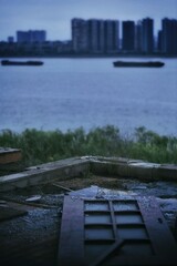 清冷废墟之美：遗世独立的静谧之声【The Cold Beauty of Ruins: The Tranquil Voice of the World Left Behind】