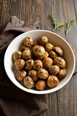 Roasted baby potatoes with olive oil, garlic and herbs