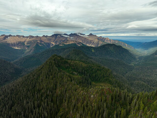 The glacier topped peaks of the North Cascades mountains in Washington, USA © A Beautiful World