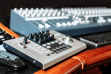 Music Controller in Studio: Retro Style Setup