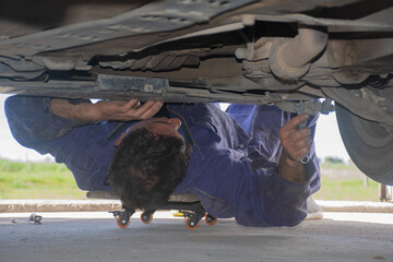 Obraz premium Repair shop mechanics