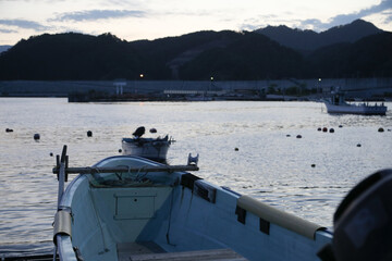 小型漁船の船首