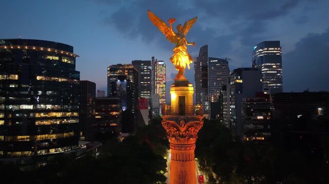 Historic Angel de la Independencia lit up in the heart of Mexico City&rsquo;s skyline