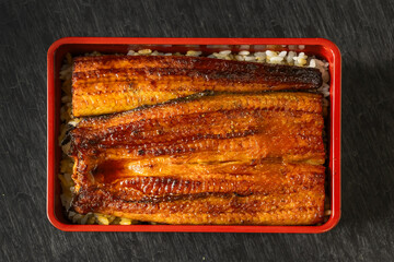 うなぎ　Eel and rice in a lacquered box
