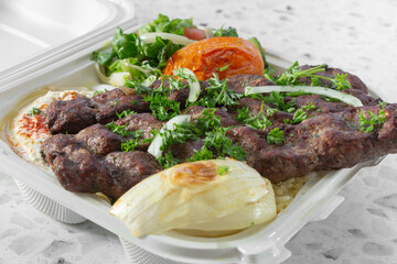 A closeup view of a kefta plate.