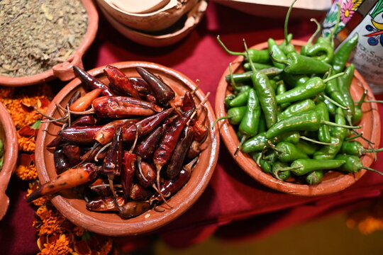 chiles mexicanos, chile rojo y verde