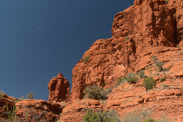 Fototapeta premium Majestic Red Rock Cliffs under Clear Blue Sky in Sedona, Arizona
