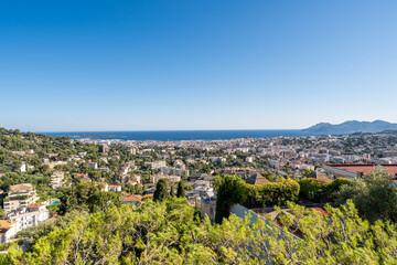 Fototapeta premium Panoramic view of Cannes and the French Riviera coastline