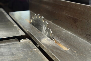 circular saw cutting wood