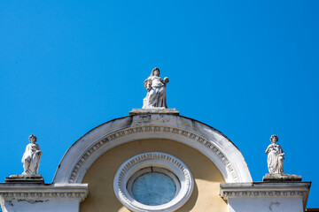 monument to the discoveries lisbon portugal