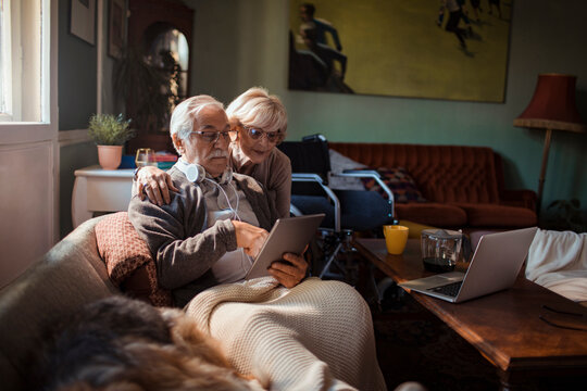 Elderly couple enjoying time together