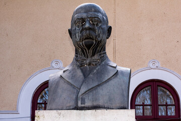 statue of virgin mary