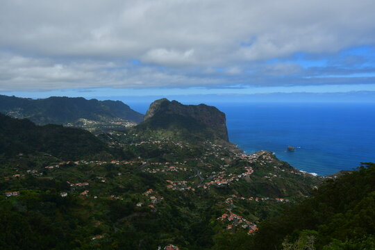 Vila do Porto da Cruz, no conselho de Machico, na Ilha da Madeira em Portugal