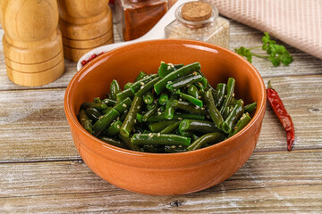 Green bean salad with sesame seeds