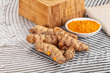 Fresh aroma tumeric roots heap