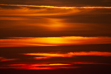 Obraz premium Sunset coloured clouds on the shores of the Bothnian sea in Pori, Finland