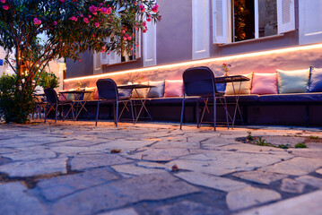 Abendstimmung in einem Cafe in Athen (Griechenland)