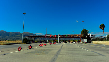 Mautstation Spathovouni an der Autobahn Aftokinitodromos 7 / &Alpha;&upsilon;&tau;&omicron;&kappa;&iota;&nu;&eta;&tau;ό&delta;&rho;&omicron;&mu;&omicron;&sigmaf; von Korinth in Richtung Kalamata (Griechenland)