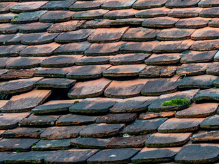 Altes beschädigtes Dach