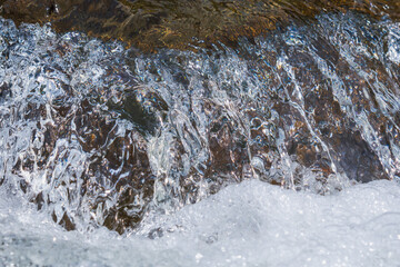 Obraz premium 秋の川 清流の流れのアップ24