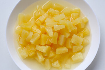 Sweet pineapple chunks in light syrup