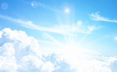 青空と白い雲の幻想的で爽やかな背景