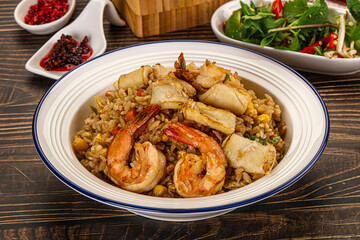 Vietnamese fried rice with prawn and squid Kom Ran