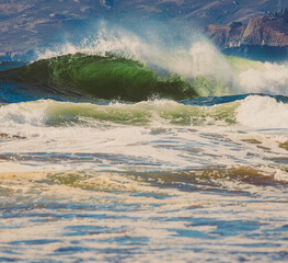 wave in Cali