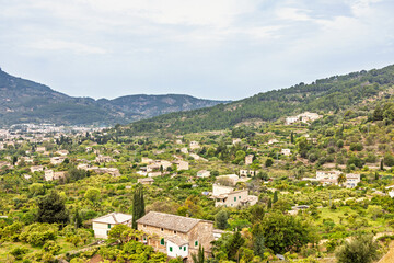 Obraz premium View at a mountain village in Mallorca