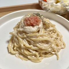 Creamy and rich spaghetti coated in a luscious white sauce, offering a smooth and savory flavor perfect for a comforting and satisfying meal.