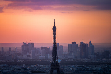 Obraz premium Eiffel Tower at Sunset with La Defense in the back, Paris Skyline, France