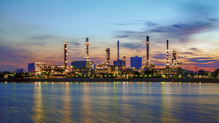 Fototapeta premium Morning view on 23 October 2020 : of the Bangchak Oil Refinery, Phra Khanong, along the Chao Phraya River.
