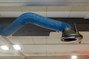 Fexible Hose Welding Fumes Extractor at Ceiling in Metal Workshop