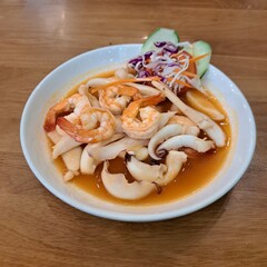 thai noodle seafood traditional asian food 