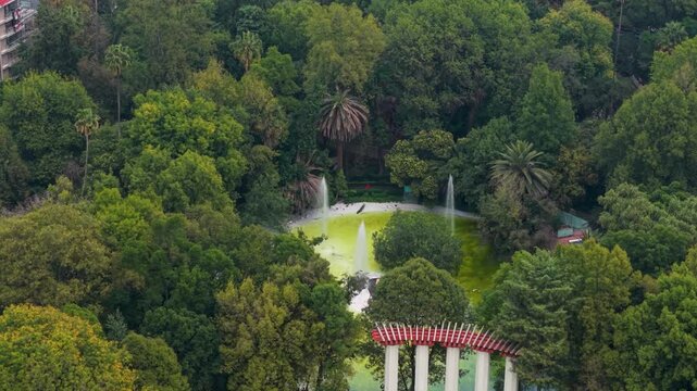 Drone shot capturing Foro Lindbergh and lake in Parque M&eacute;xico, Condesa, Mexico City