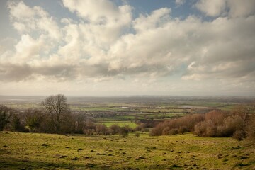 Fototapeta premium Farmland above Willersey, Cotswolds, Gloucestershire, England