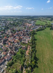 Die mittelfränkische Stadt Langenzenn westlich von Fürth aus der Vogelperspektive