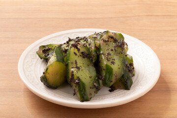 きゅうり　赤しそ漬け