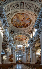 Obraz premium Passau, Bavaria, Germany: interior of the baroque St. Stephan cathedral (Dom) 