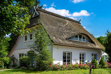 Wohnhaus mit Reetdach in Schneverdingen